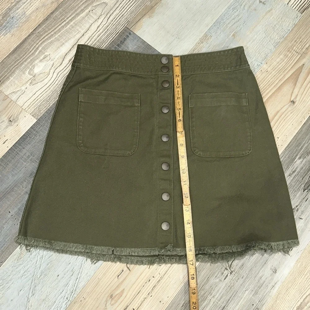 Madewell olive green button skirt